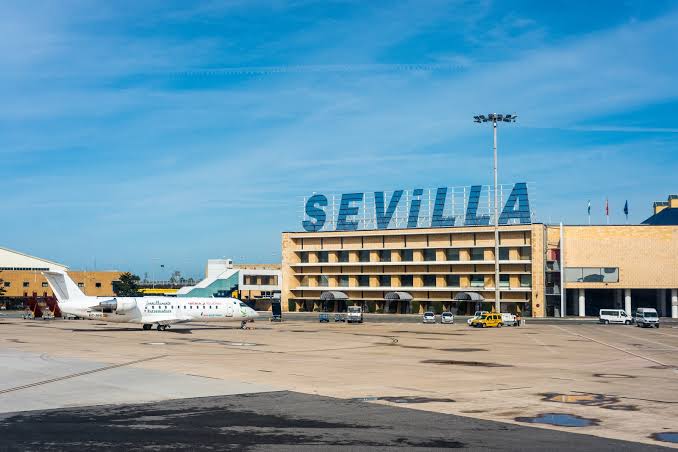 Como llegar a Sevilla: avion, tren, autobus y coche